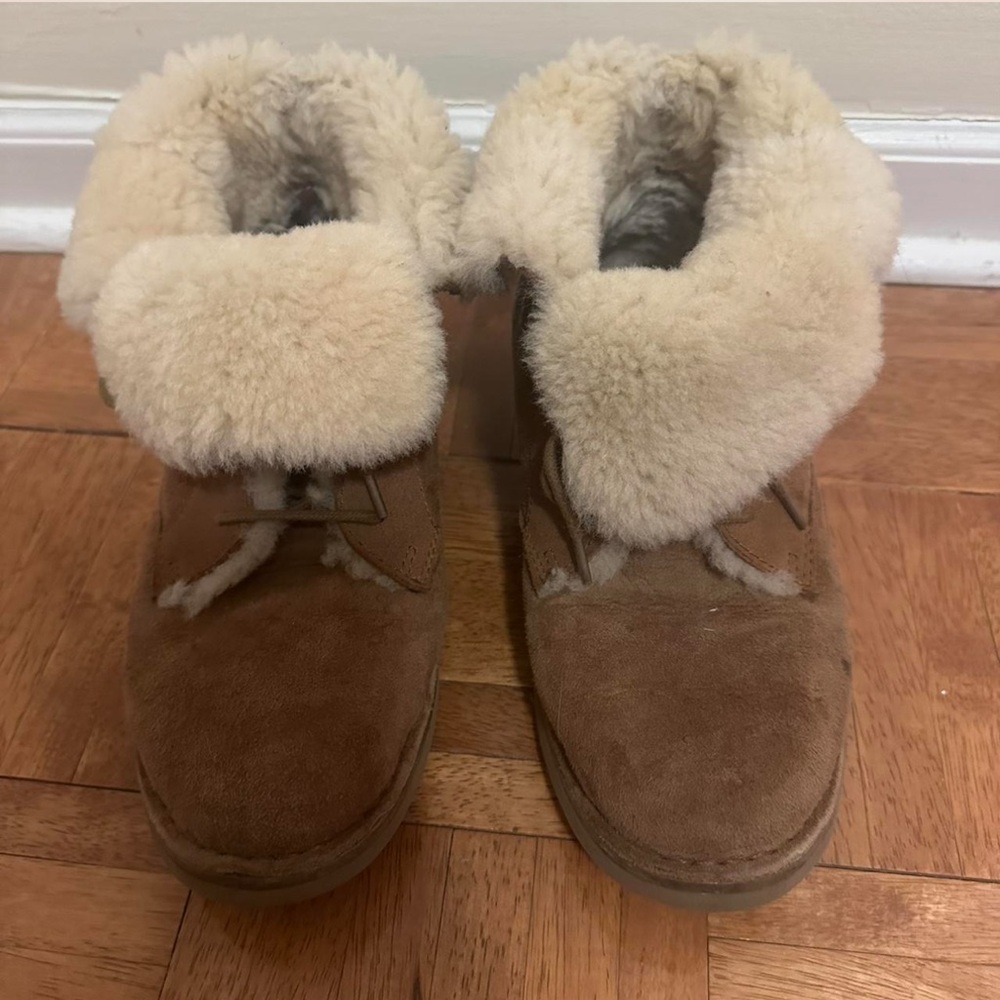 Vintage UGG Tan Shearling Boots